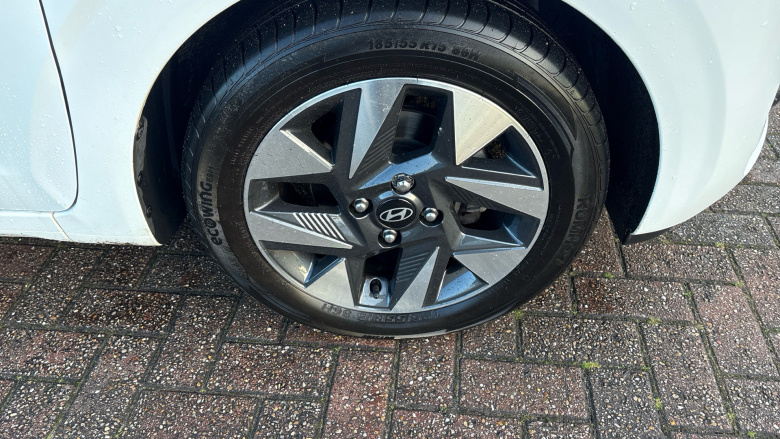 Hyundai i10 1.0 Advance 5dr Petrol Hatchback